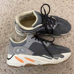 YEEZY BOOST 700 “MAGNET”